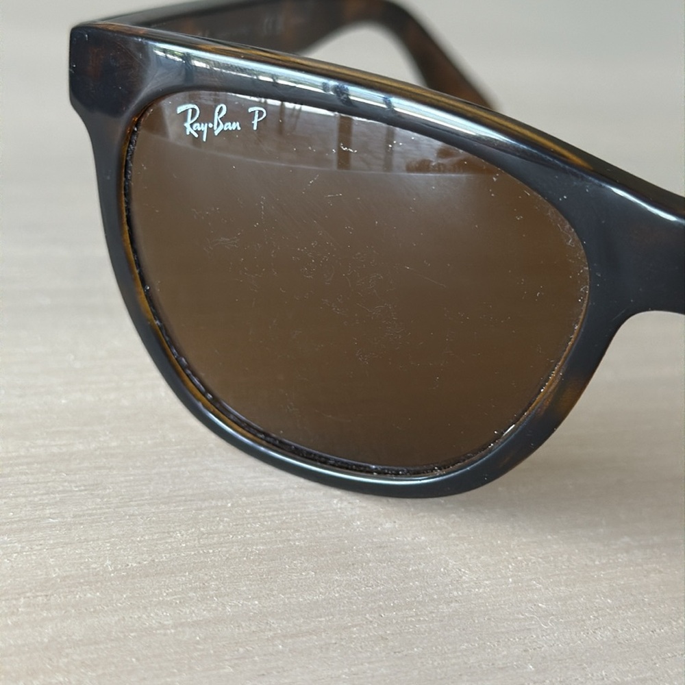 Ray-Ban Wayfarer Sunglasses - Picture 7 of 7